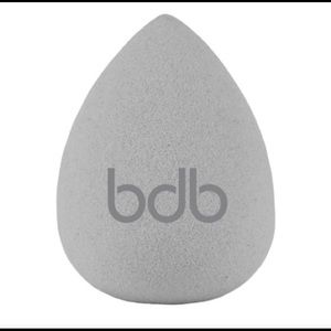 NWT Billion Dollar Beauty Charcoal Sponge